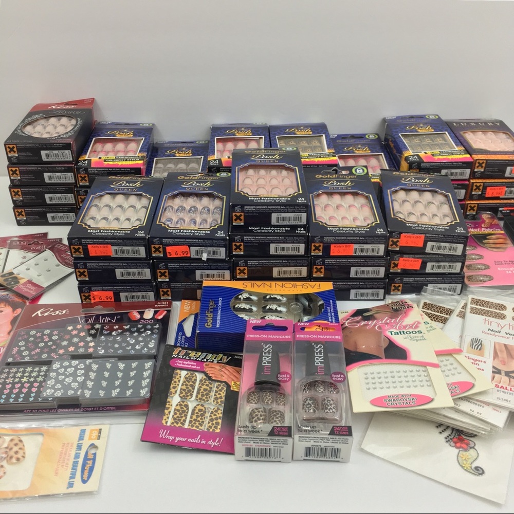 Lot of Kiss Gold Finger Posh Queen Cover Nails